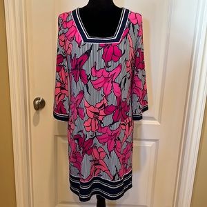 Laundry by Shelli Segal flowered, lined dress, size medium.